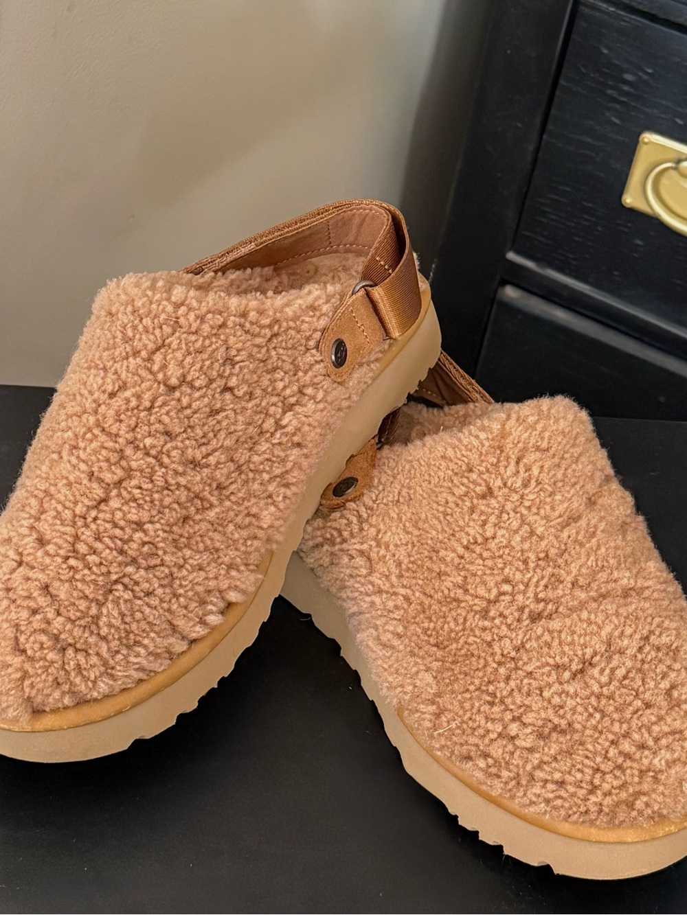 UGG Sherpa-Lined Slingback Clog in Tan